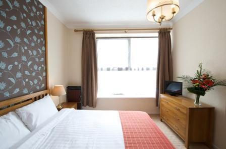 Monton House Hotel Manchester Room photo